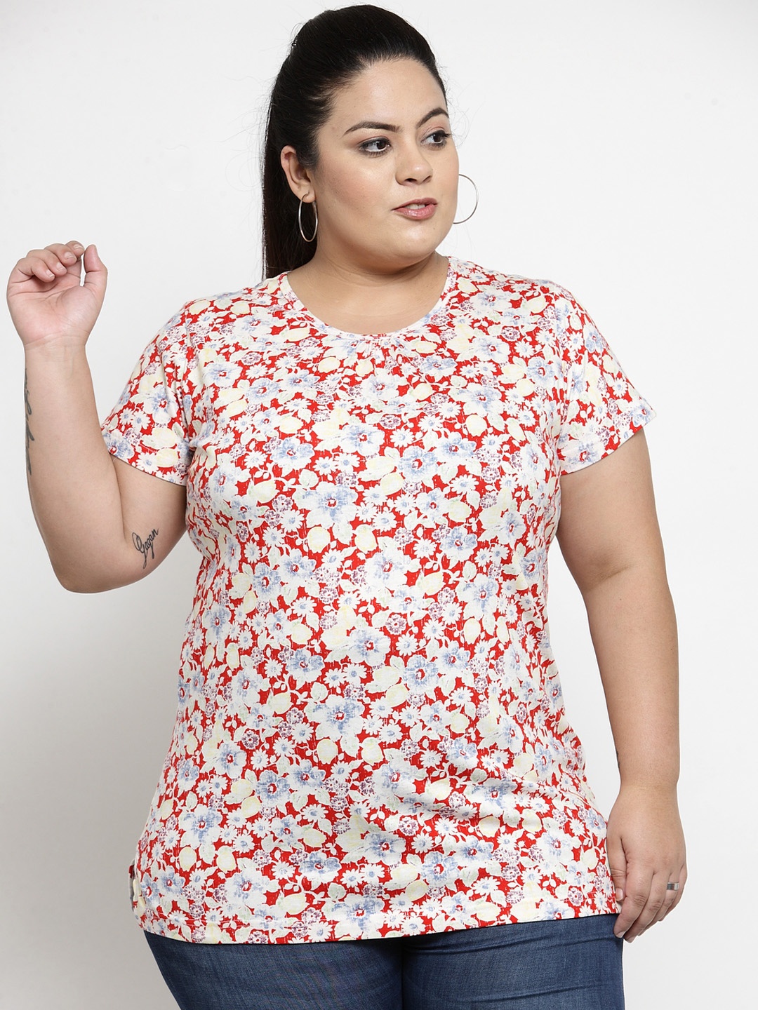 

plusS Women Orange & White Floral Printed Round Neck T-shirt