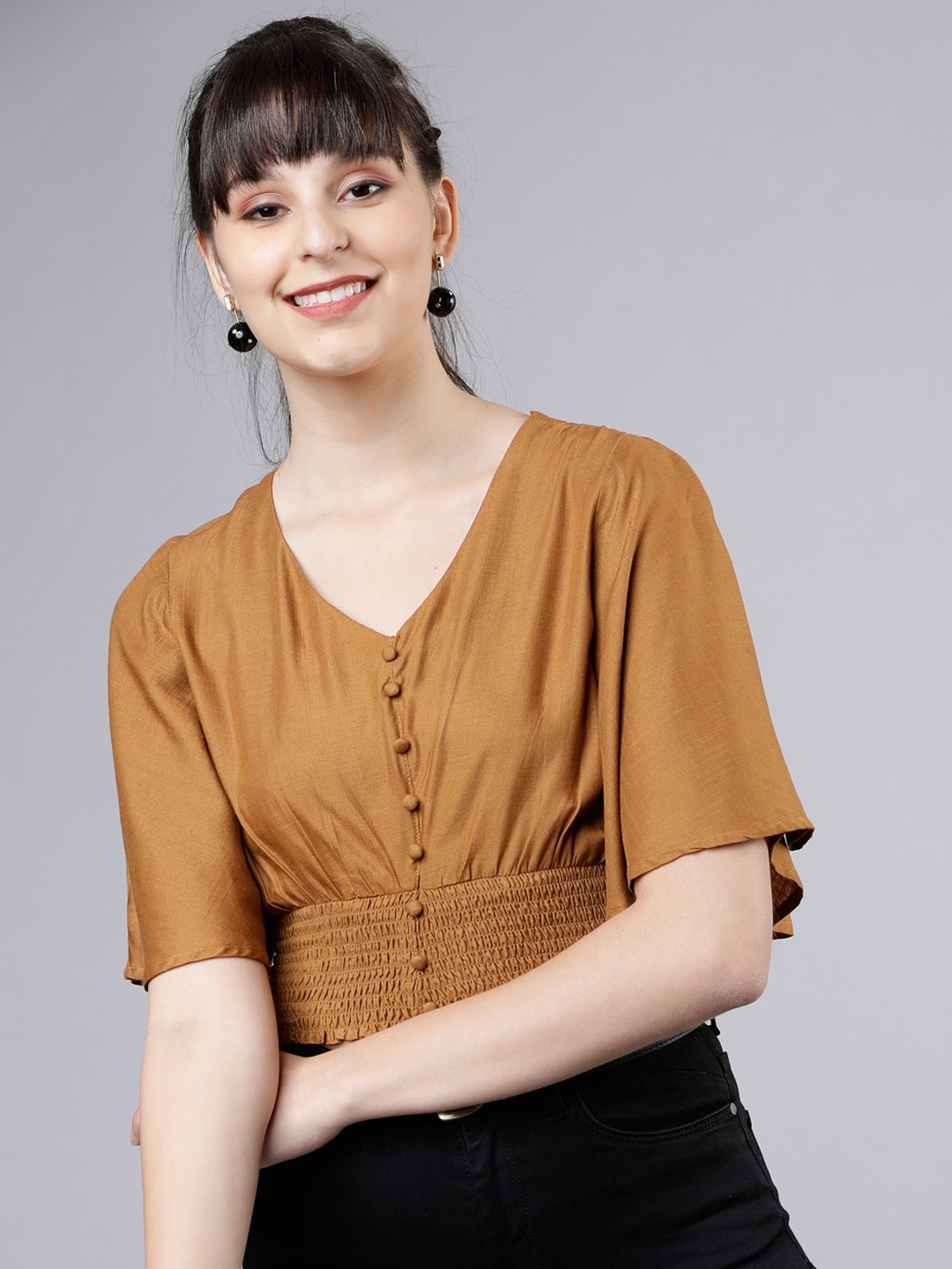 

Tokyo Talkies Women Brown Solid Smocked Crop Top