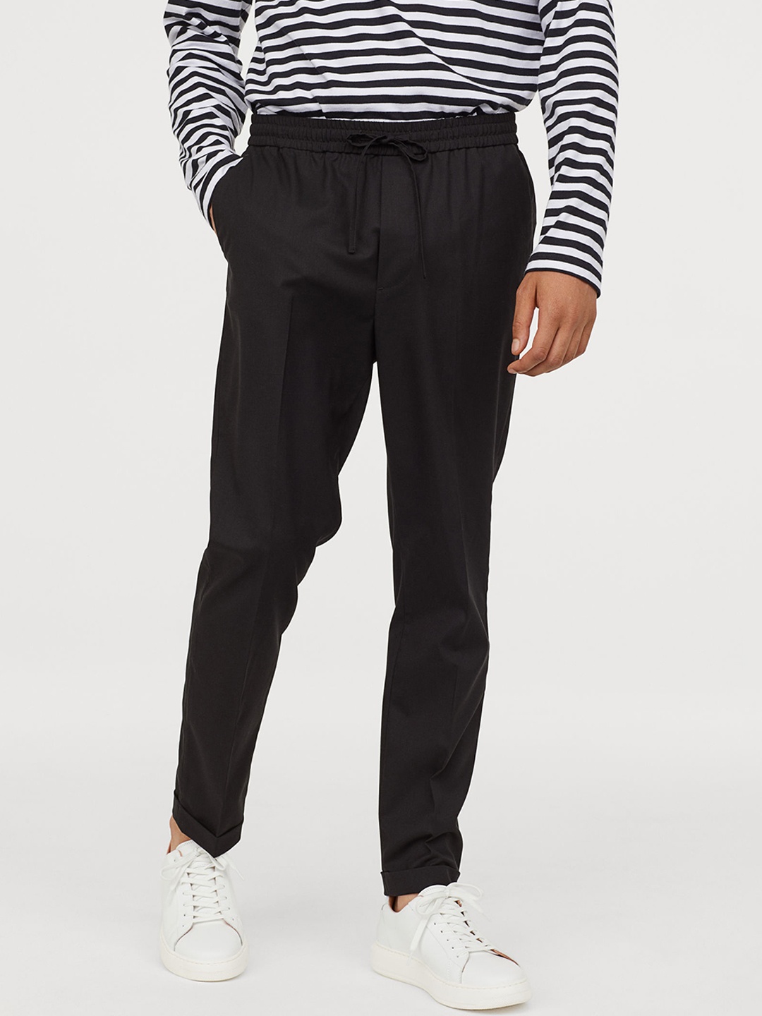 

H&M Men Black Solid Joggers Slim Fit