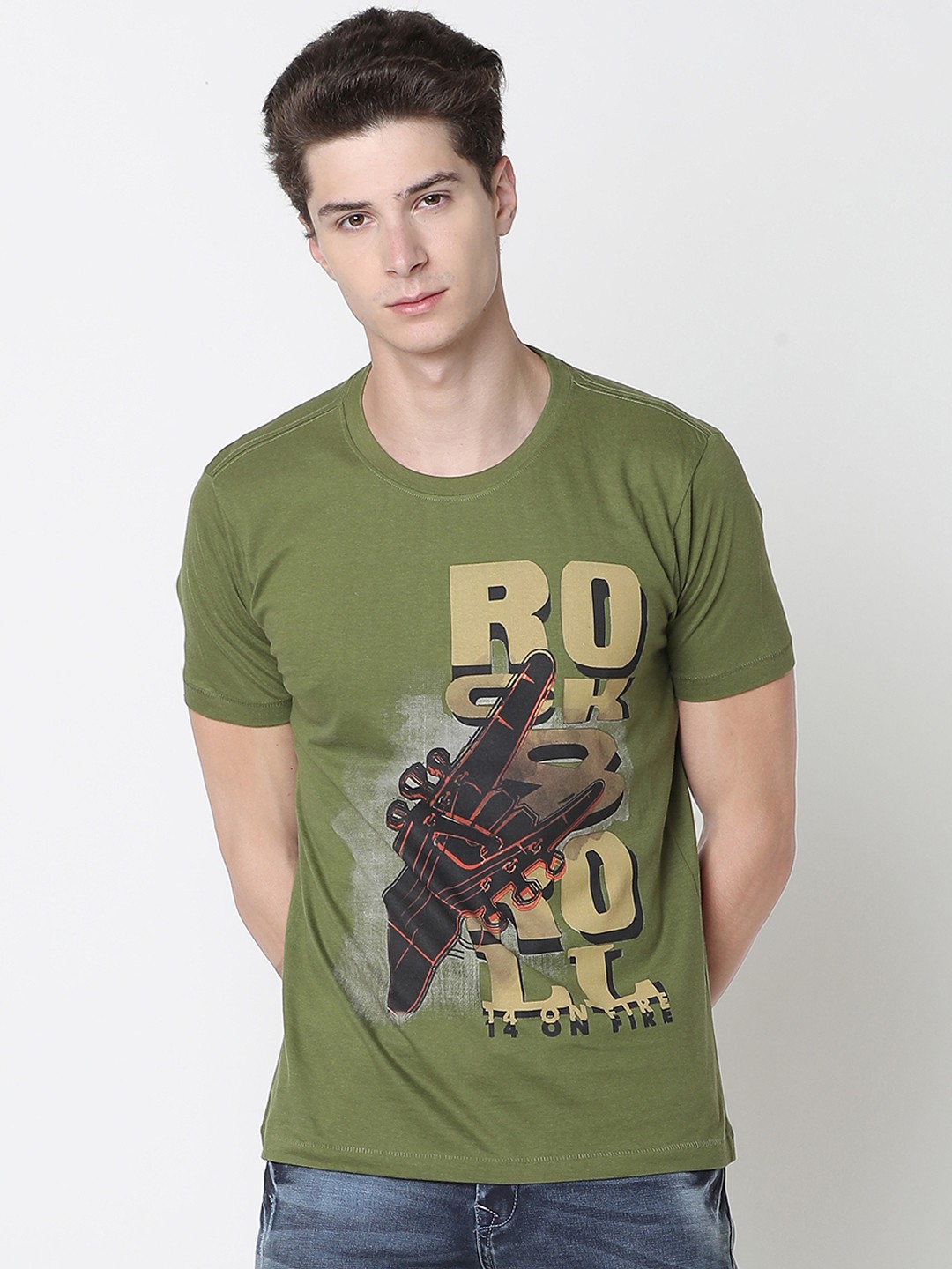 

Newport Men Olive Green Printed Round Neck Slim-Fit Pure Cotton T-shirt