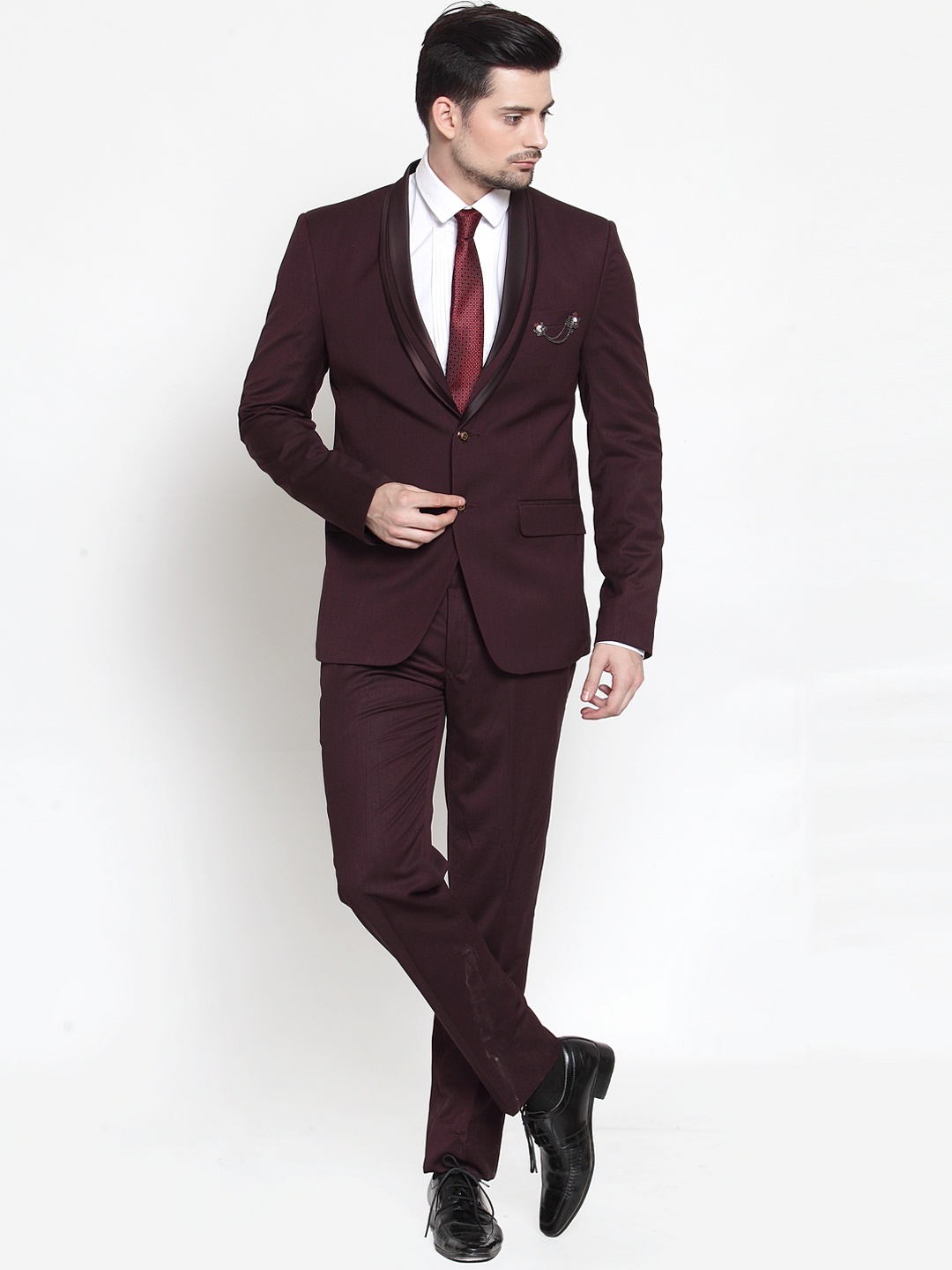 

LUXURAZI Men Maroon Solid Slim-Fit Tuxedo Two-Piece Suit