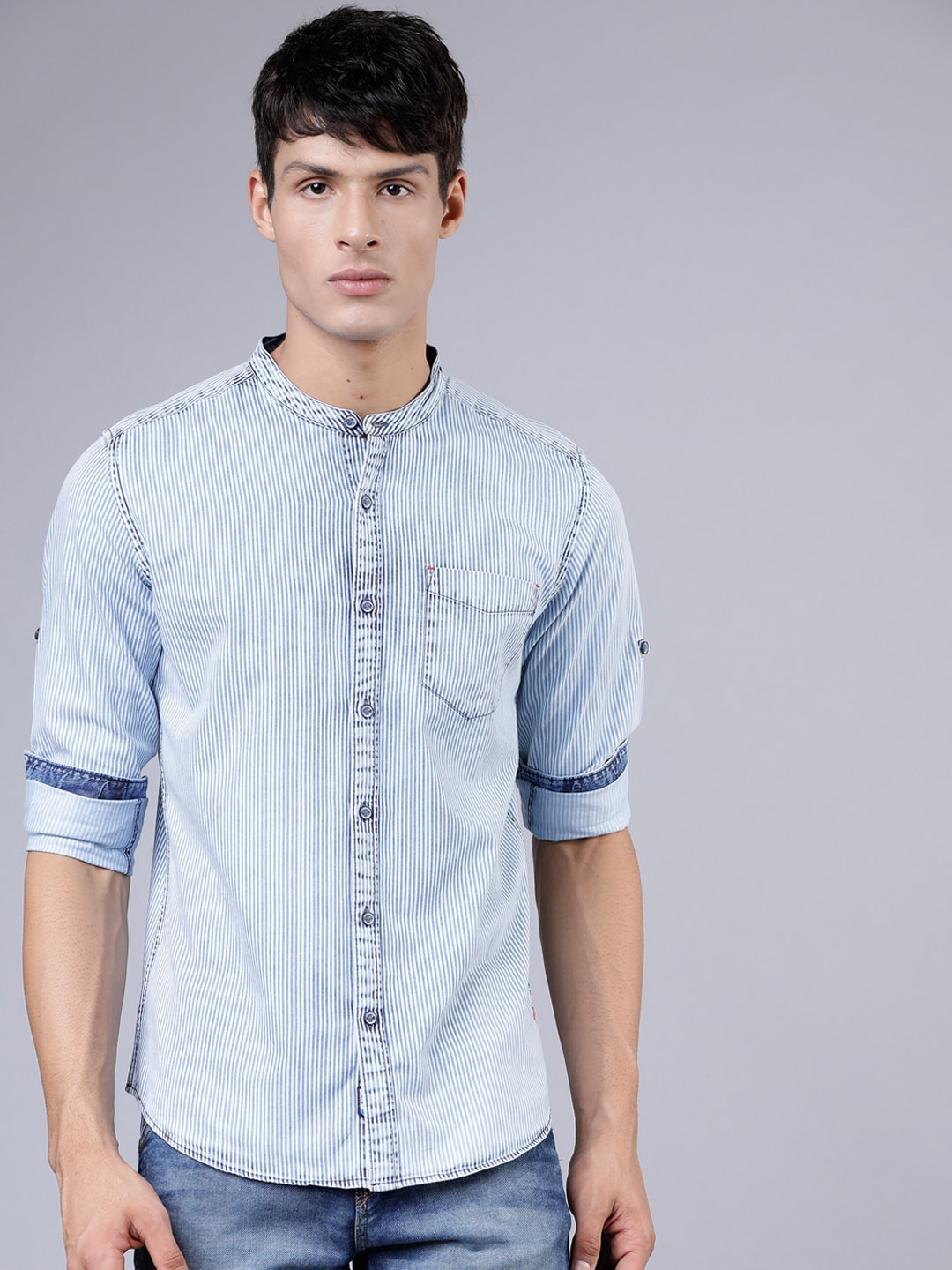 

LOCOMOTIVE Men Blue & White Slim Fit Striped Denim Casual Shirt