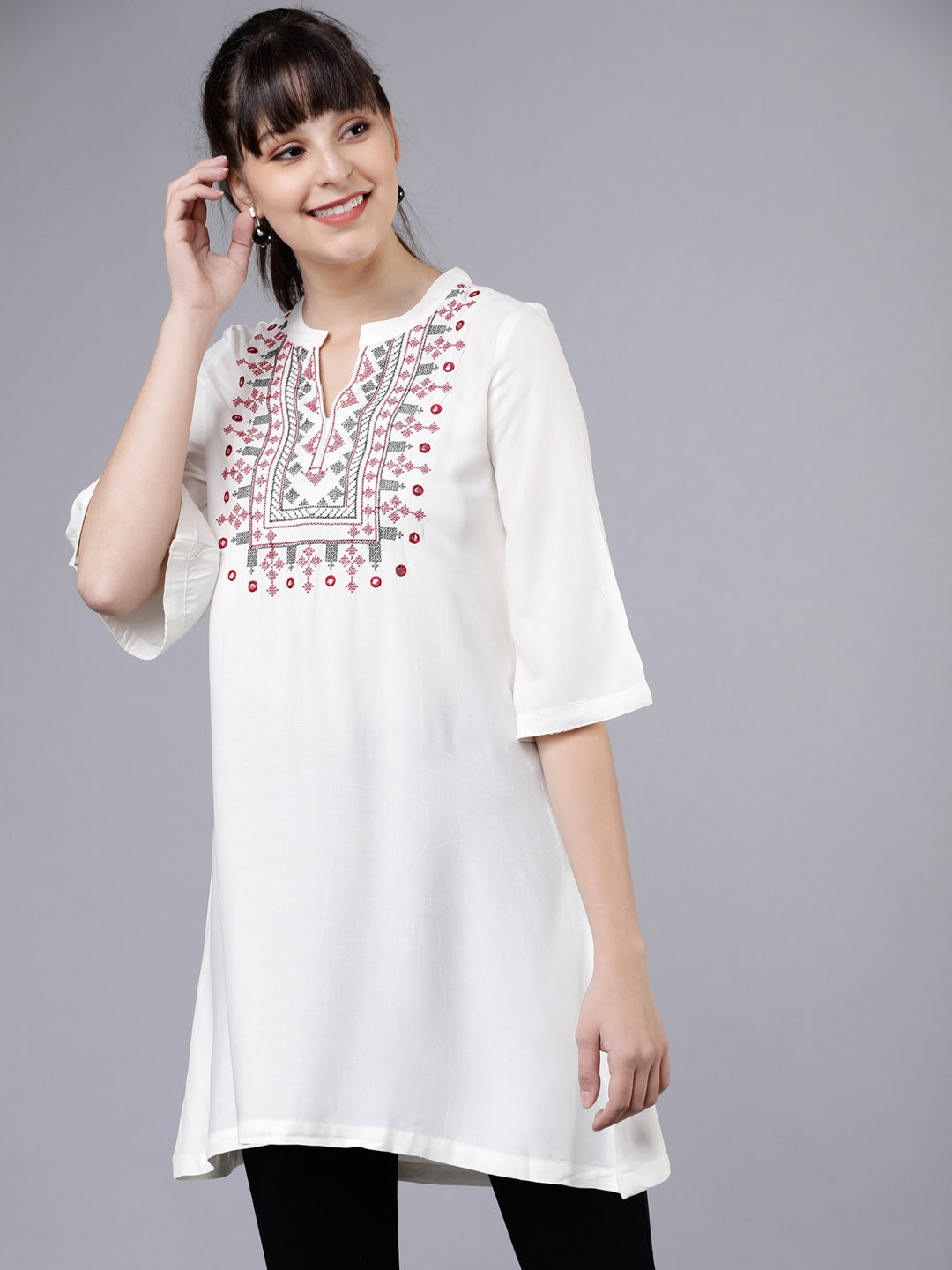 

Vishudh Women Off-white Embroidered Tunic