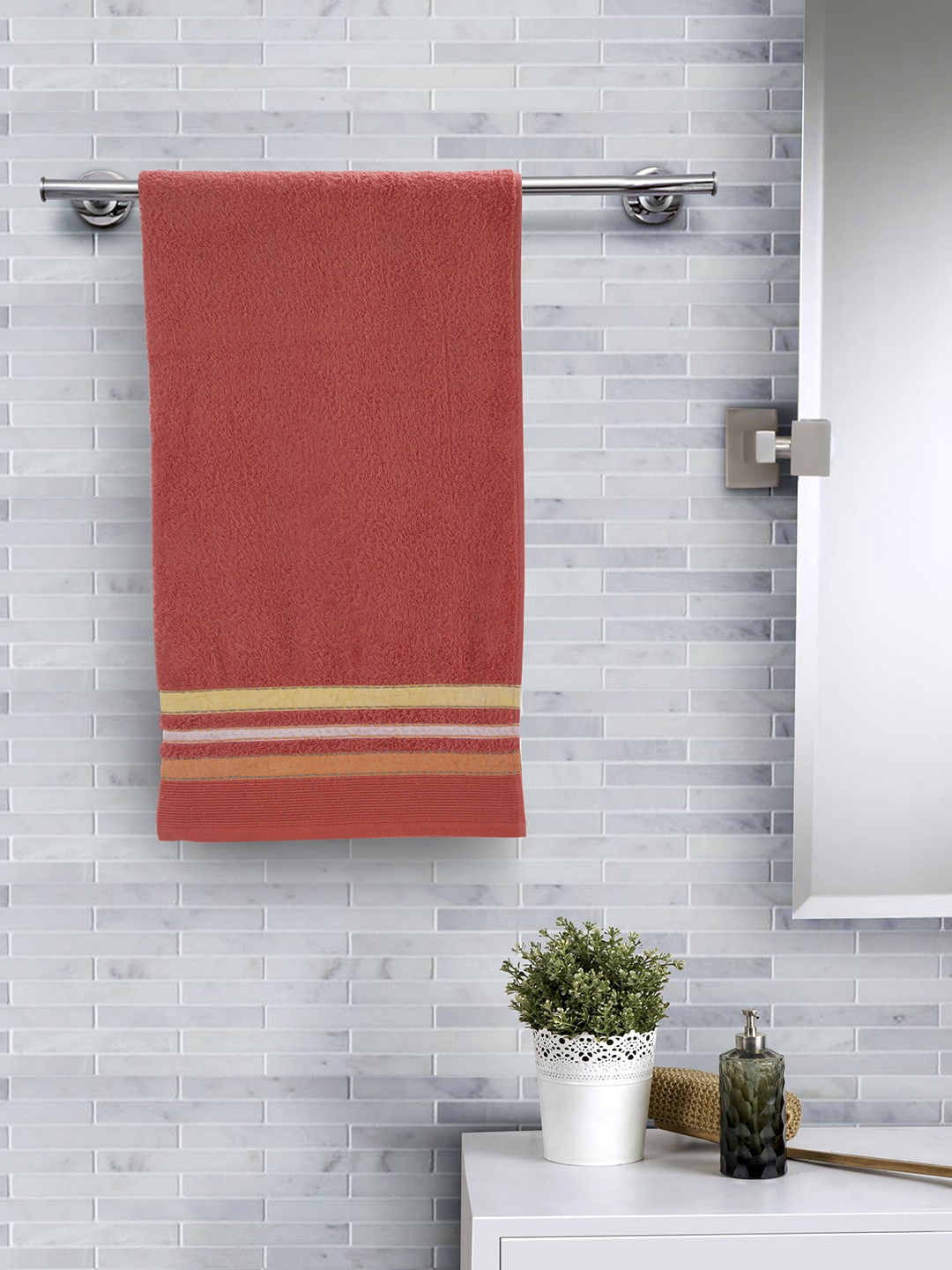 

Maspar Unisex Red Solid 550 GSM Bath Towel