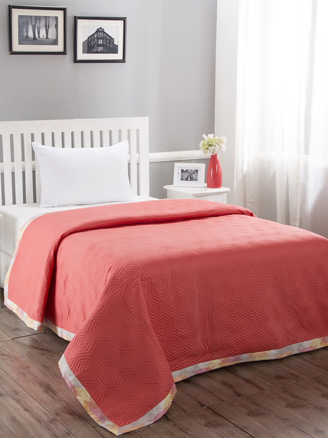 

MASPAR Red Patterned AC Room 115 GSM Single Bed Quilt