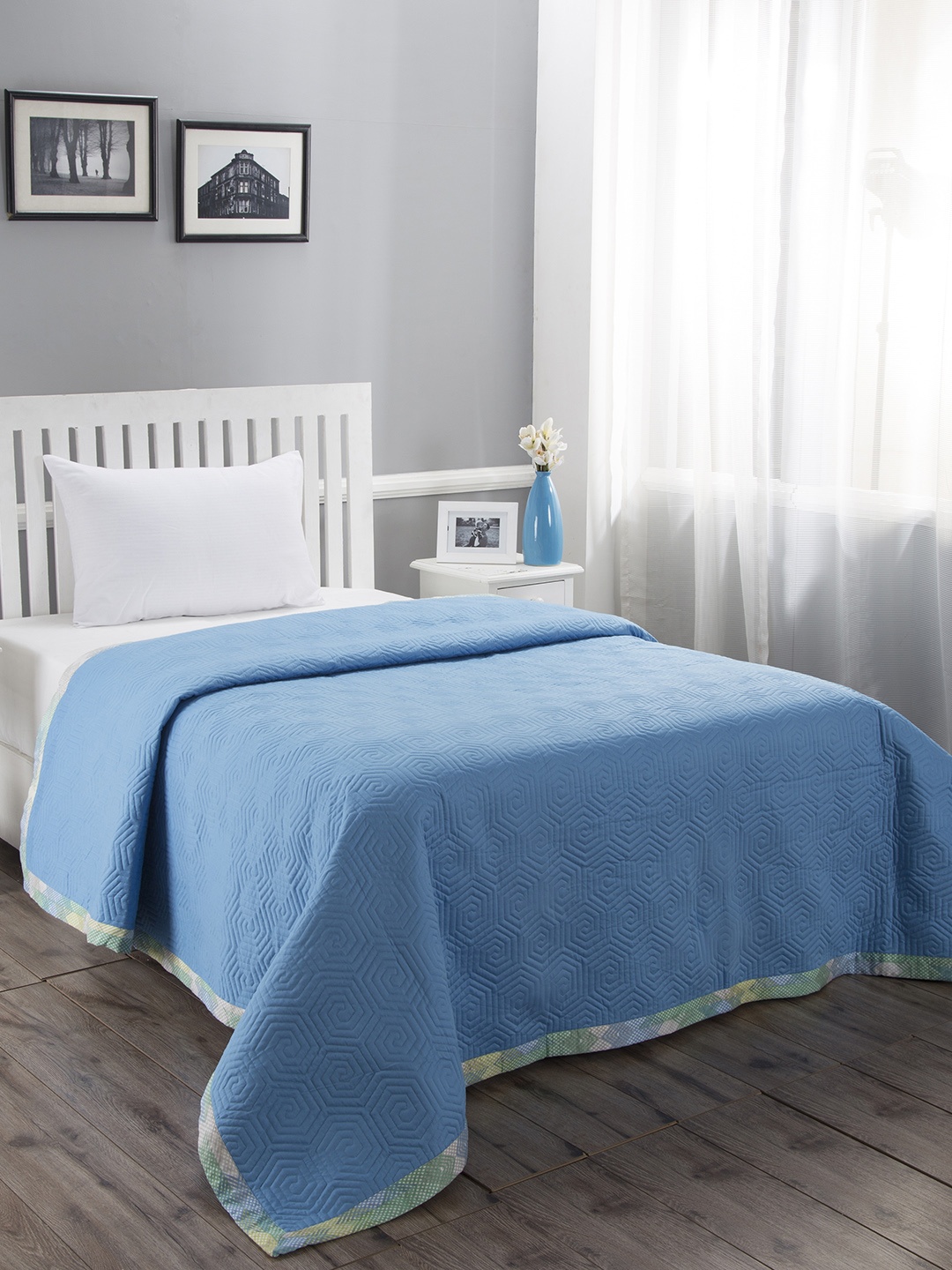 

MASPAR Blue Patterned AC Room 115 GSM Single Bed Quilt