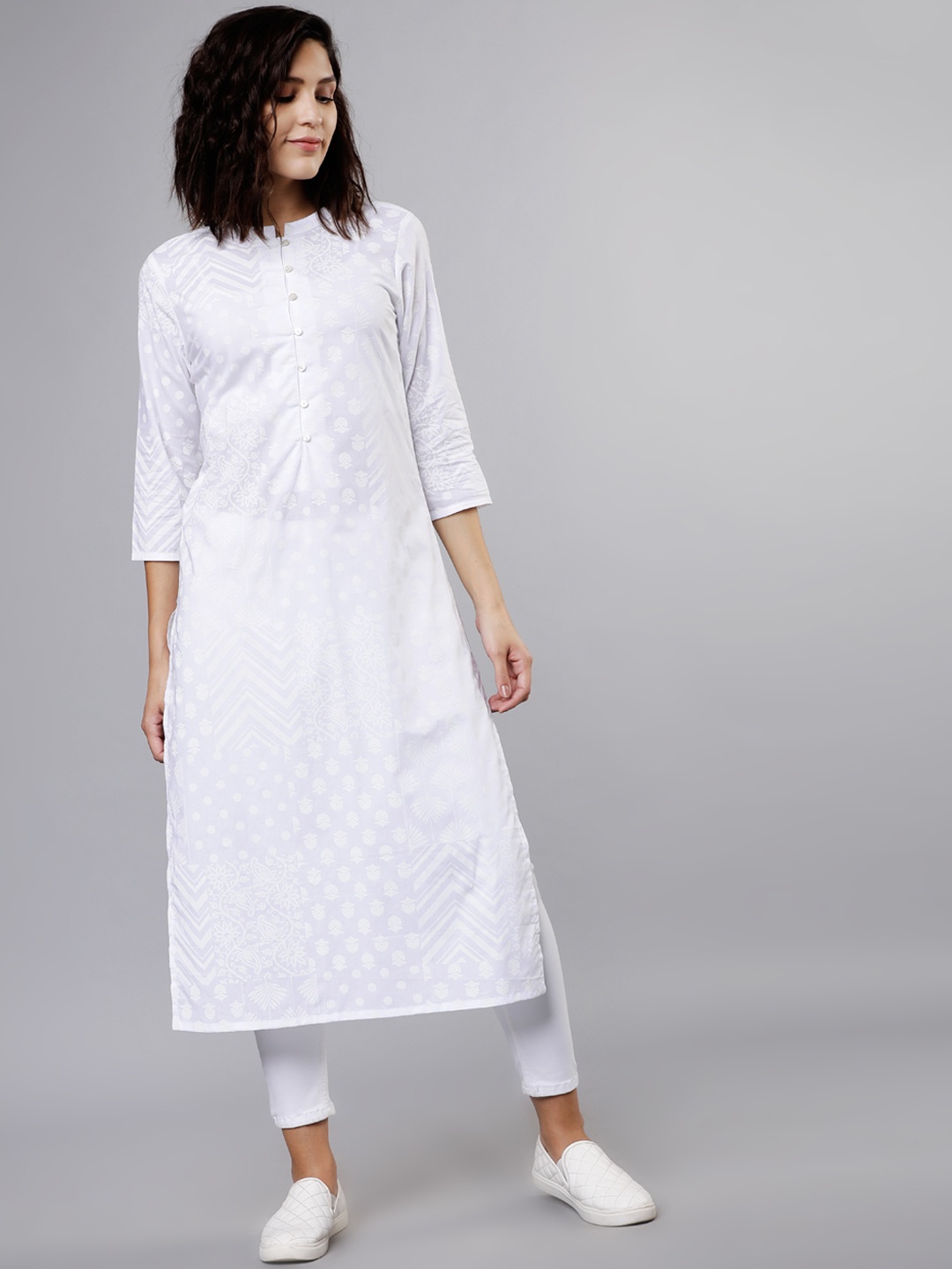 

Vishudh Women White Printed Straight Kurta