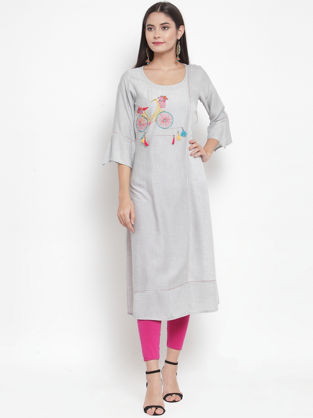 

Aujjessa Women Grey & Pink Embroidered Straight Kurta