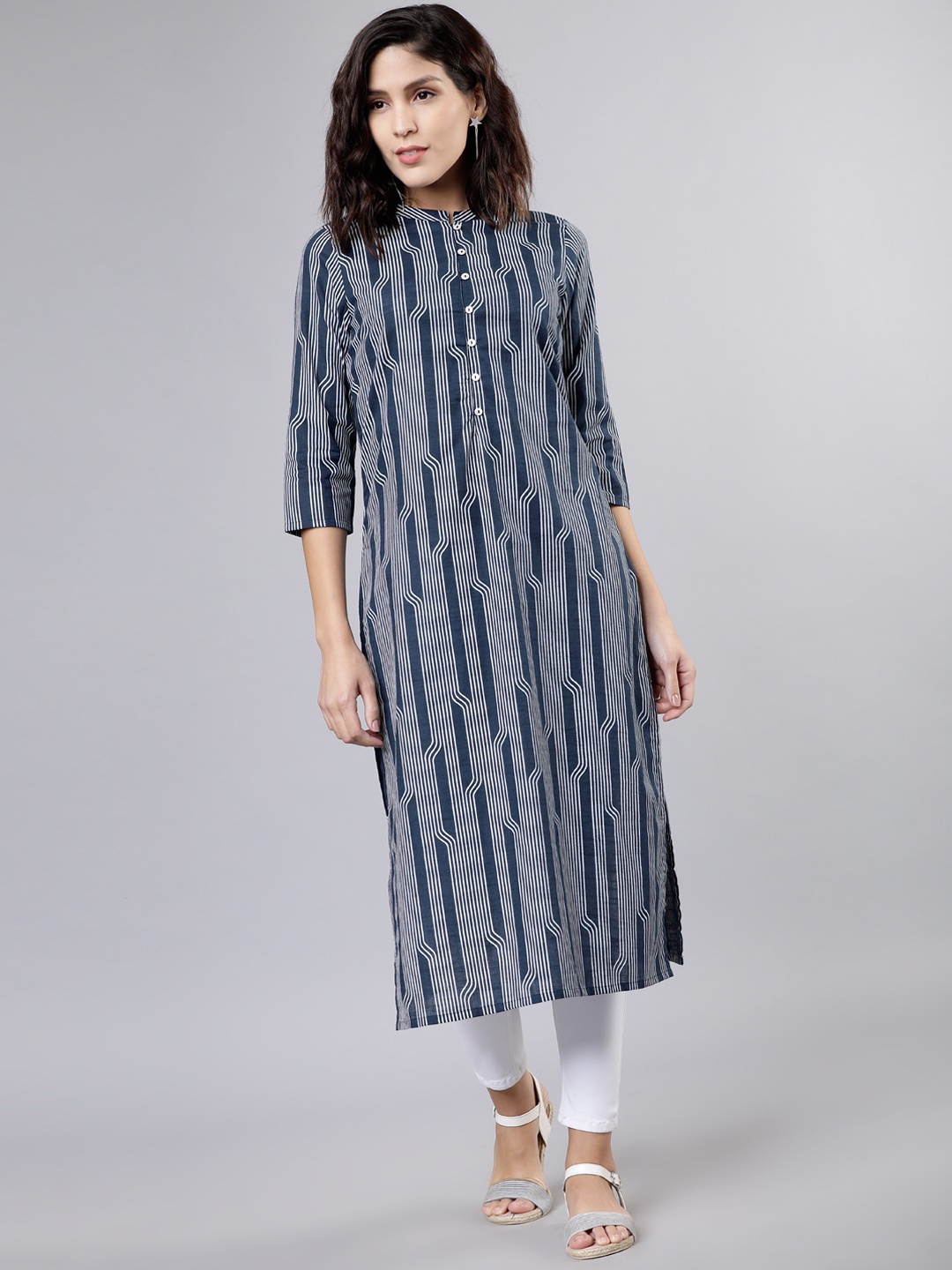 

Vishudh Women Navy Blue Striped Straight Kurta