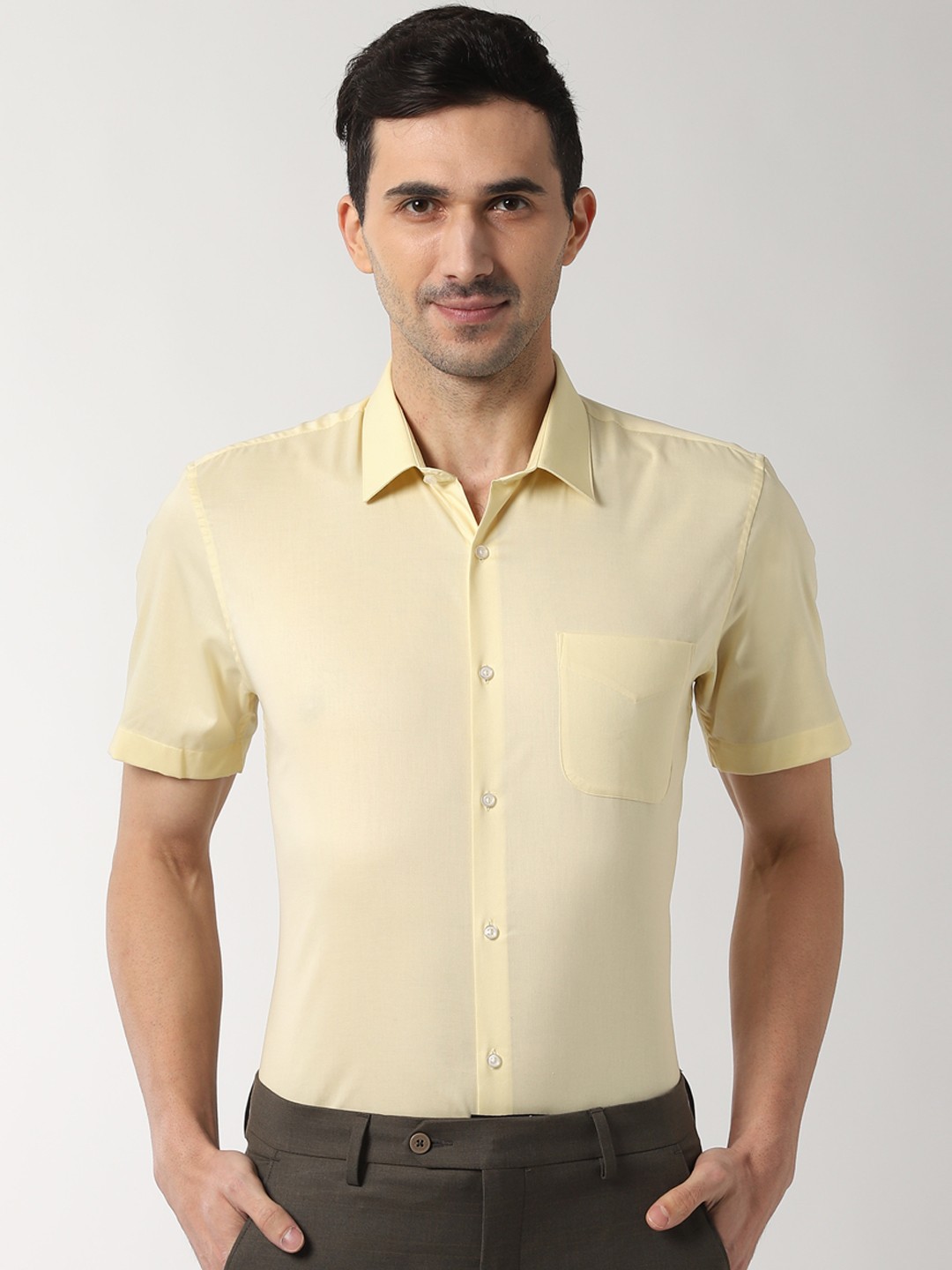 

Peter England Men Yellow Slim Fit Solid Formal Shirt