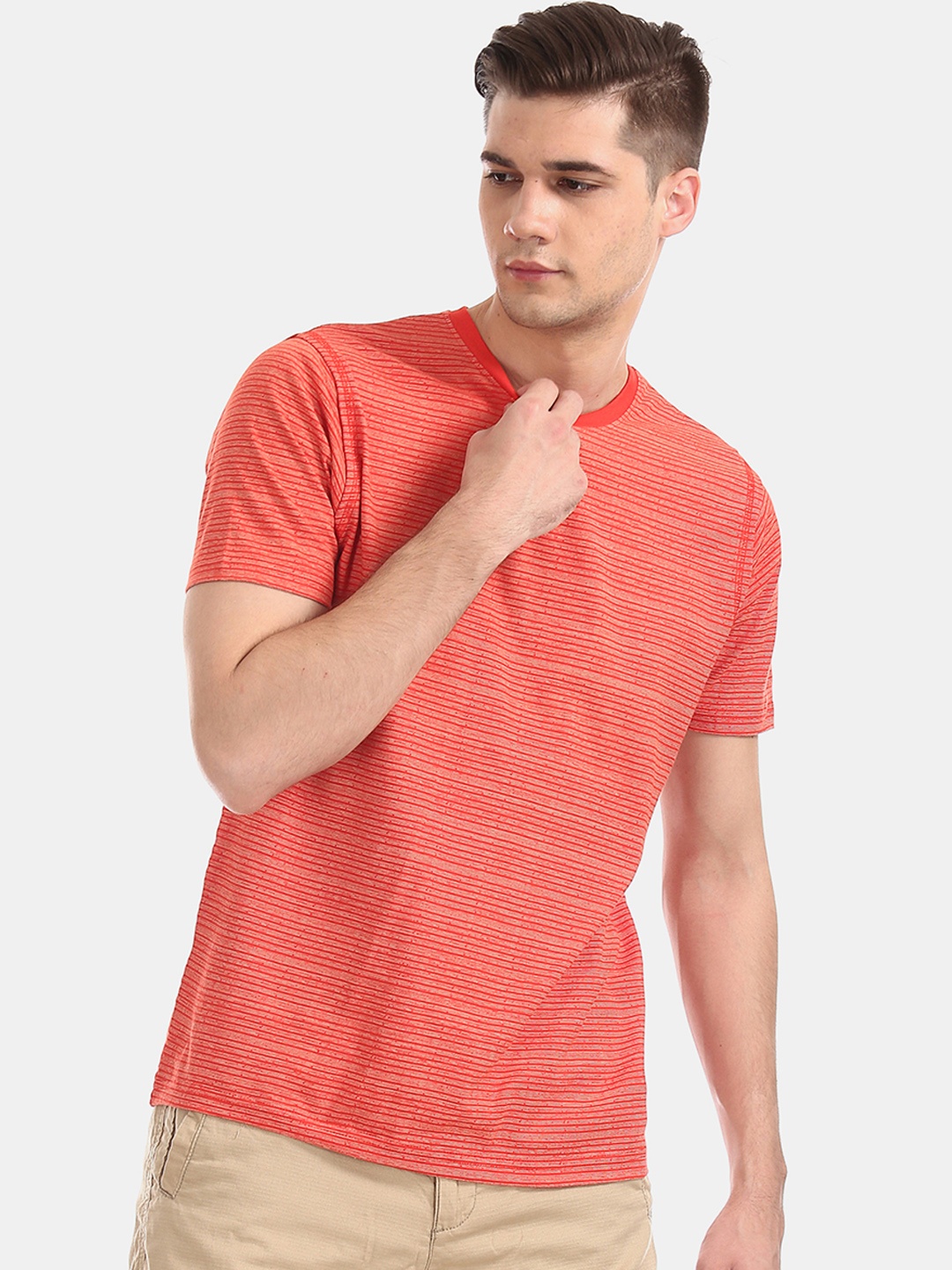 

Cherokee Men Red Striped Round Neck T-shirt