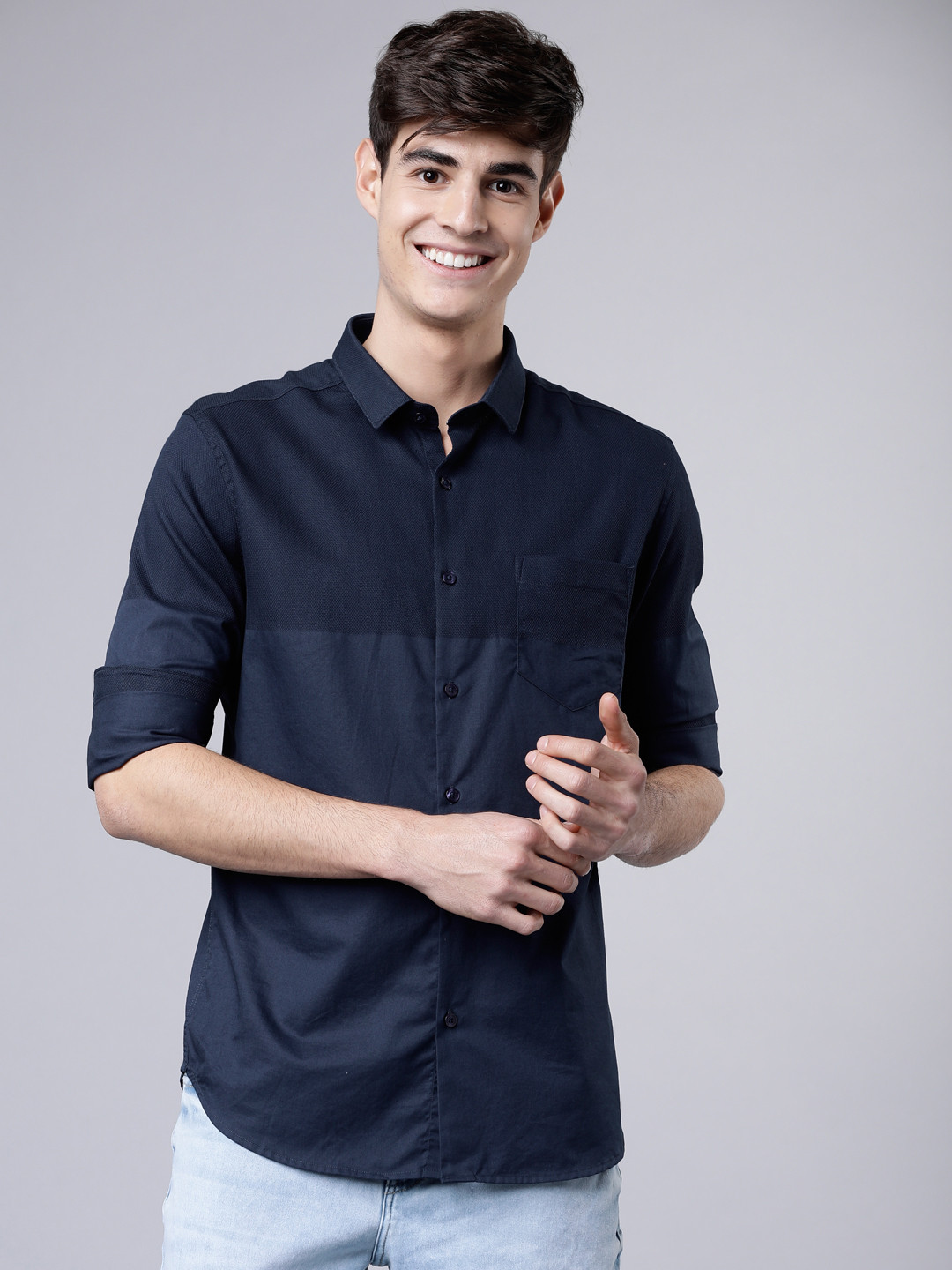 

Black coffee Men Navy Blue Slim Fit Solid Casual Shirt
