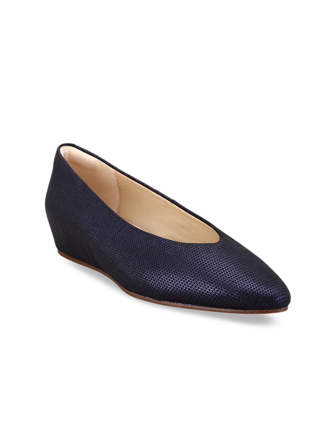 

Clarks Women Navy Blue Printed LeatherPumps
