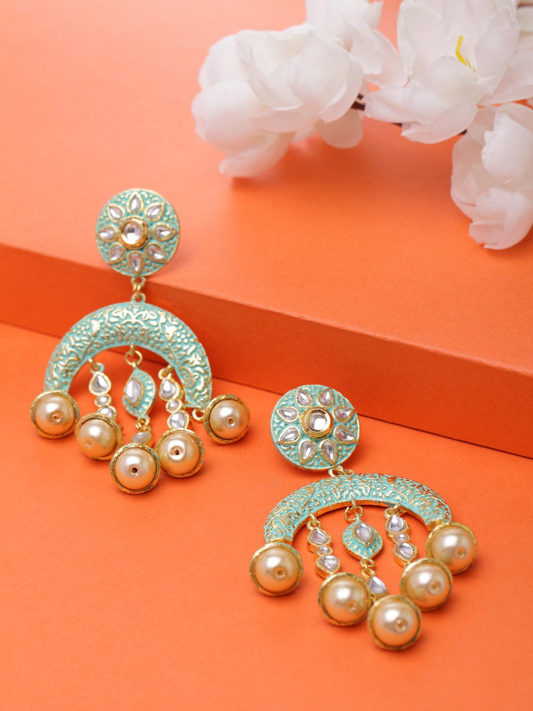 

Moedbuille Sea Green & Gold-Toned Teardrop Shaped Drop Earrings