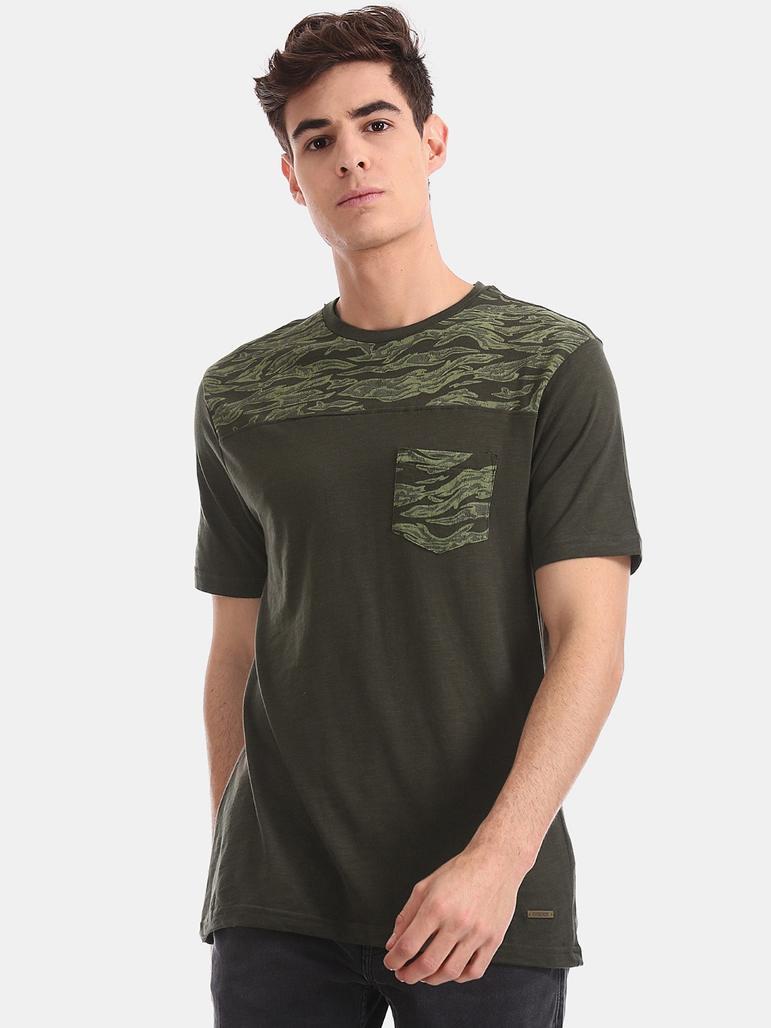 

Cherokee Men Green Solid Slim-Fit Round Neck Pure Cotton T-shirt