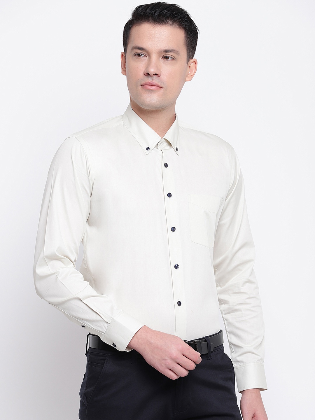 

Hancock Men Cream-Coloured Slim Fit Solid Formal Shirt