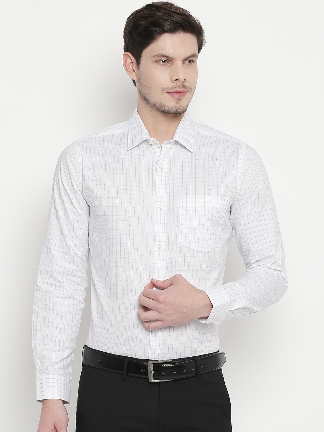 

RICHARD PARKER by Pantaloons Men White Slim Fit Checked Formal Shirt