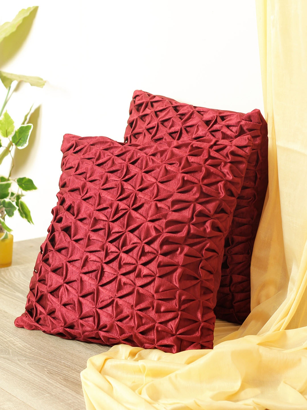 

ROMEE Maroon Set of 2 Geometric Square Cushion Covers