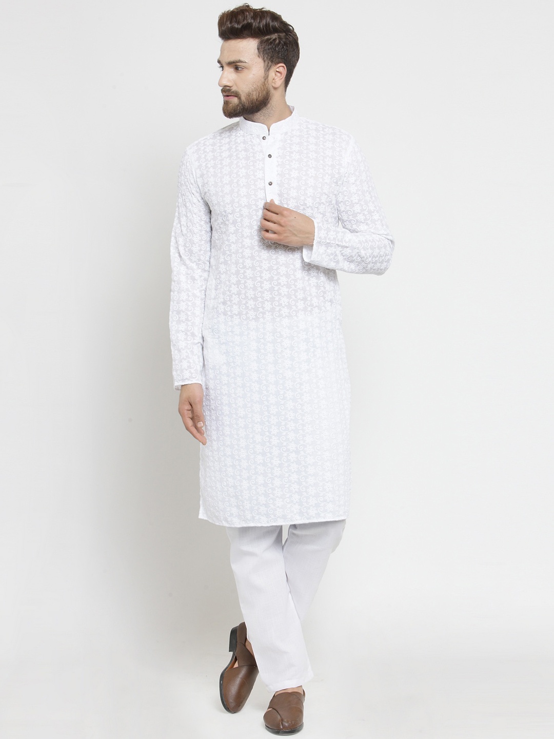 

TREEMODA Men White Embroidered Chikankari Kurta with Pyjamas