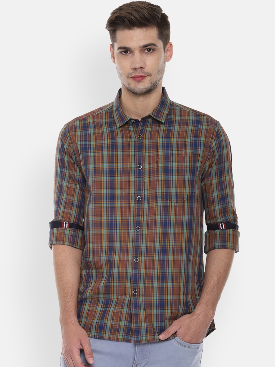 

People Men Brown Regular Fit Checked Casual Shirt