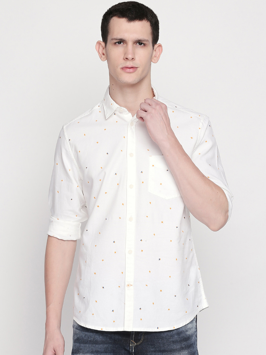 

Urban Ranger by pantaloons Men White Slim Fit Printed Casual Shirt