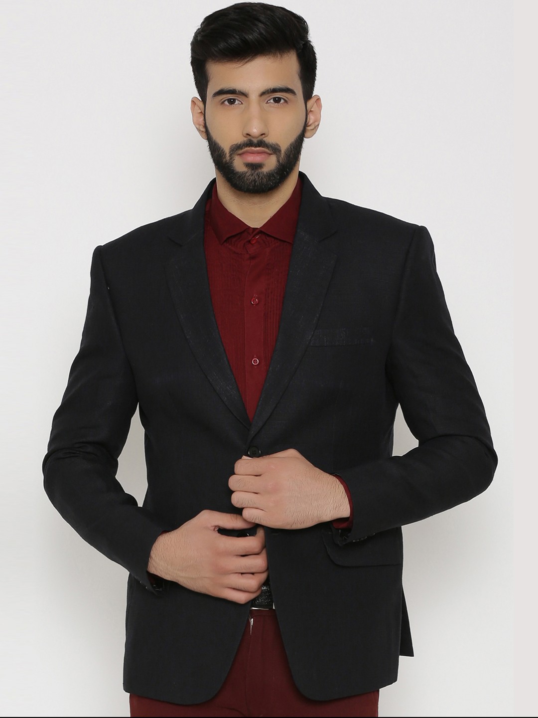 

Wintage Men Black Solid Regular-Fit Single-Breasted Blazer