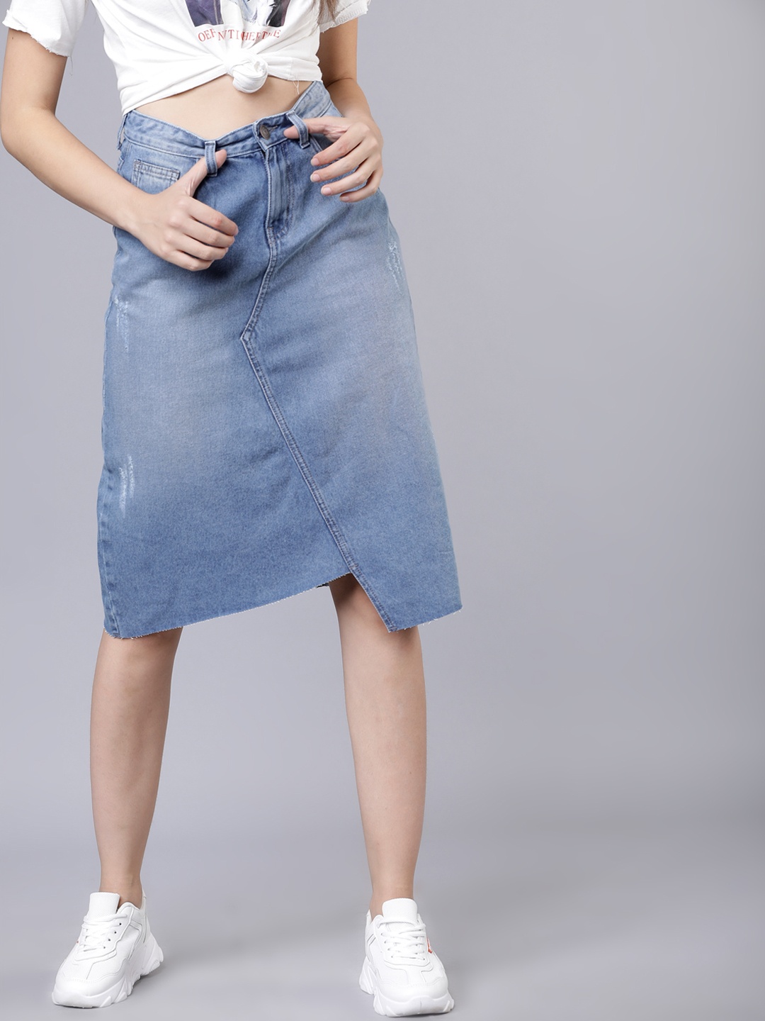 

Tokyo Talkies Women Blue Solid Straight Denim Skirt