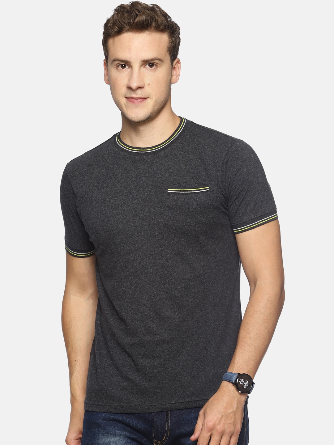 

Steenbok Men Charcoal Solid Round Neck T-shirt
