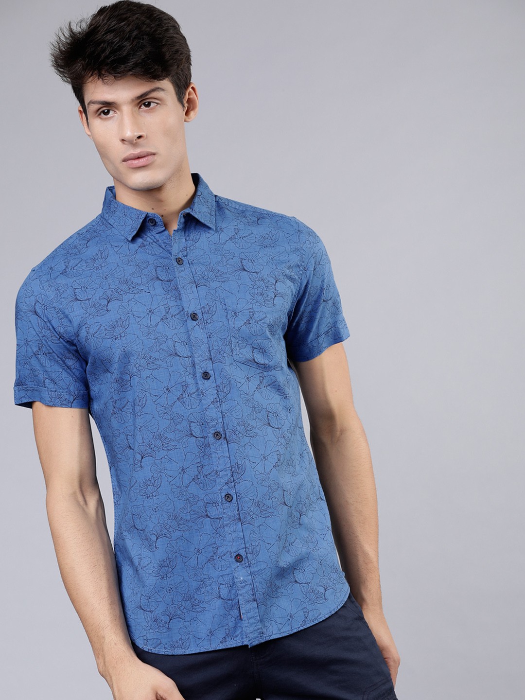 

LOCOMOTIVE Men Blue Slim Fit Printed Casual Shirt