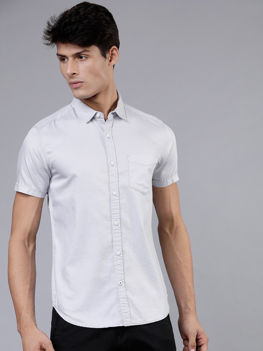 

LOCOMOTIVE Men Grey Slim Fit Solid Casual Shirt