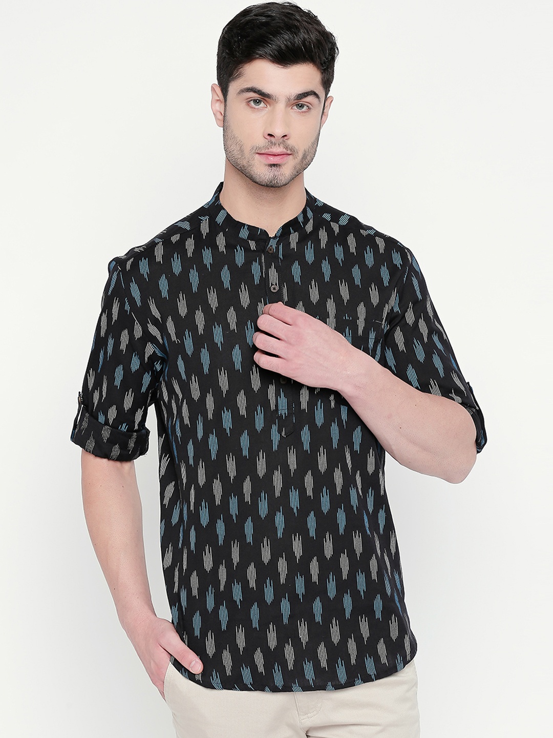 

indus route by Pantaloons Men Black & Blue Woven Design Straight Kurta