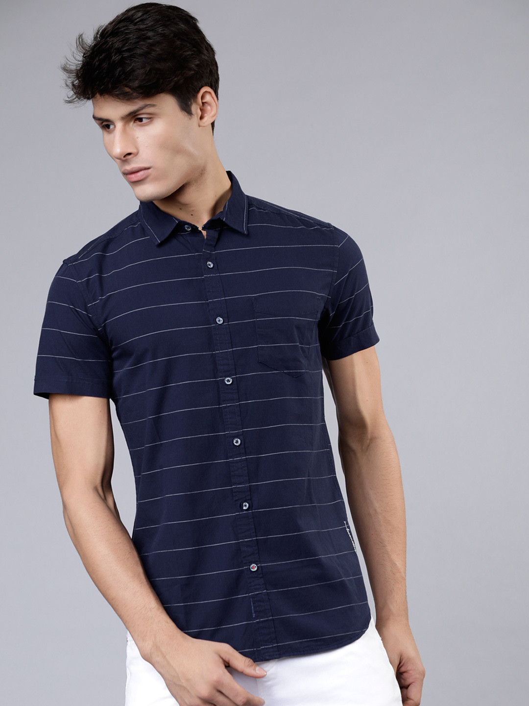 

LOCOMOTIVE Men Navy Blue & White Slim Fit Striped Casual Shirt