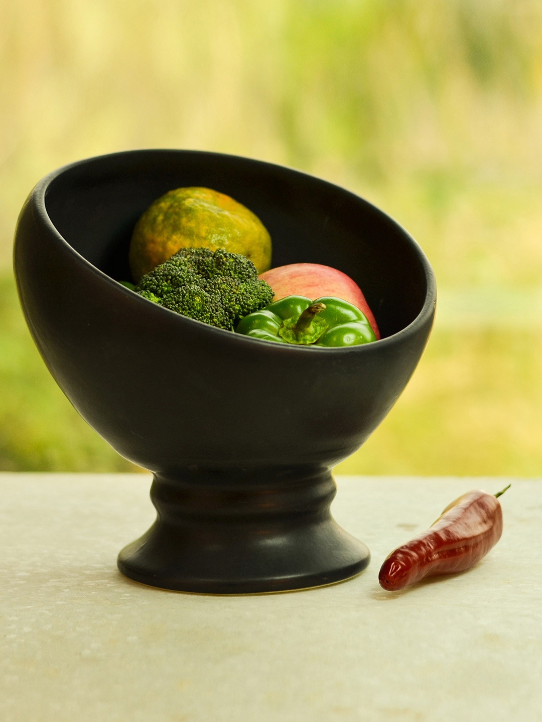 

Homesake Black Ceramic Bowl With Stand