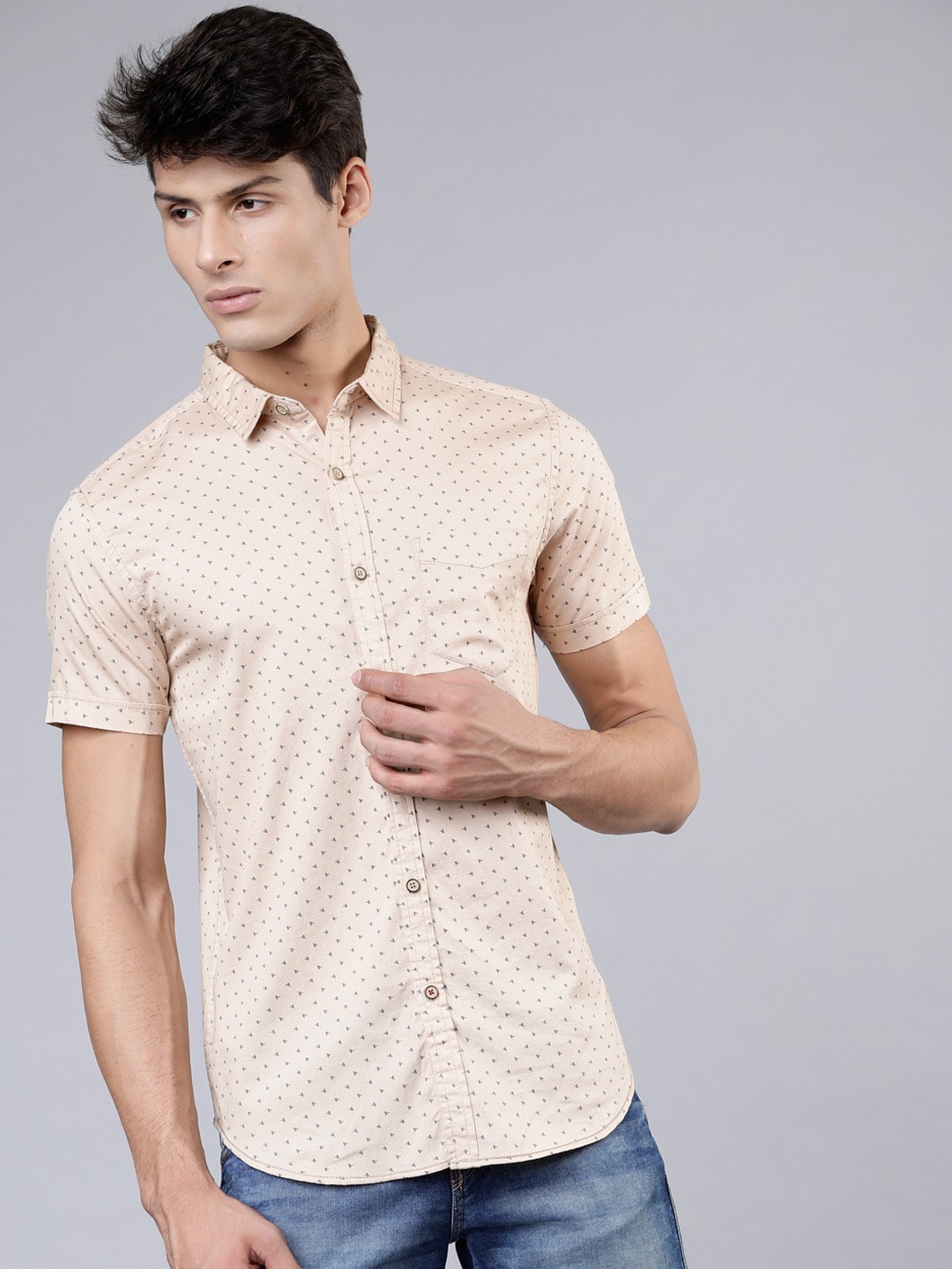 

LOCOMOTIVE Men Beige Slim Fit Printed Casual Shirt