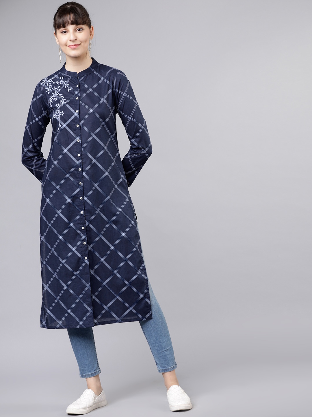 

Vishudh Women Navy Blue & Off-White Checked Straight Kurta
