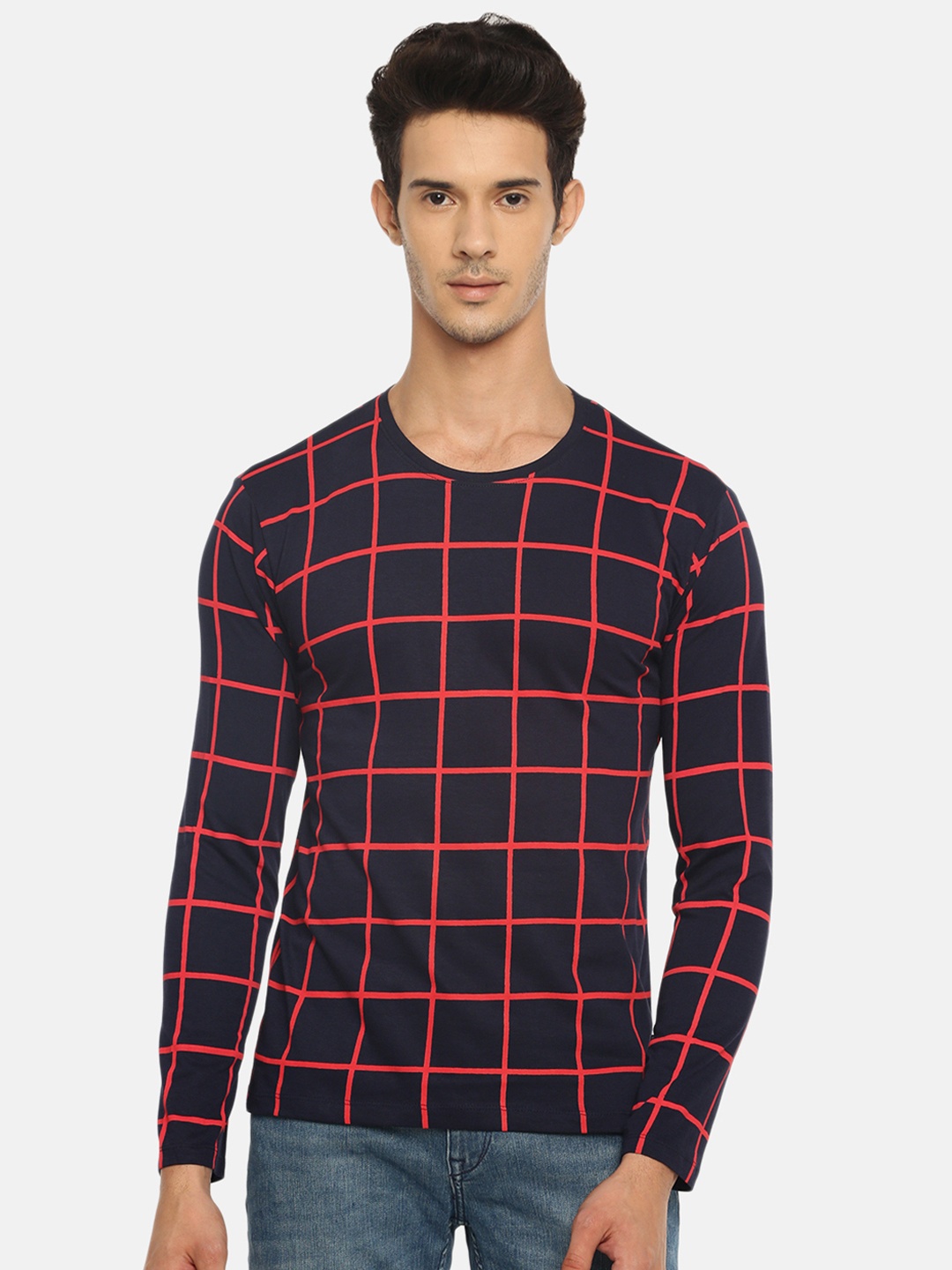 

Braveo Men Navy Blue and Red Checked Round Neck Pure Cotton T-shirt