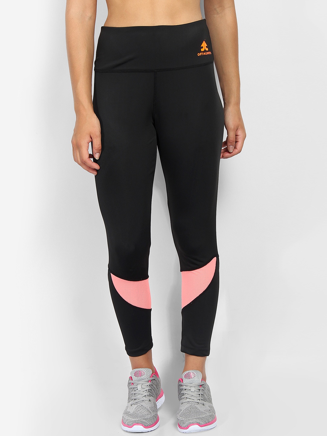 

OFF LIMITS Women Black & Peach-Coloured Colourblocked Running Tights