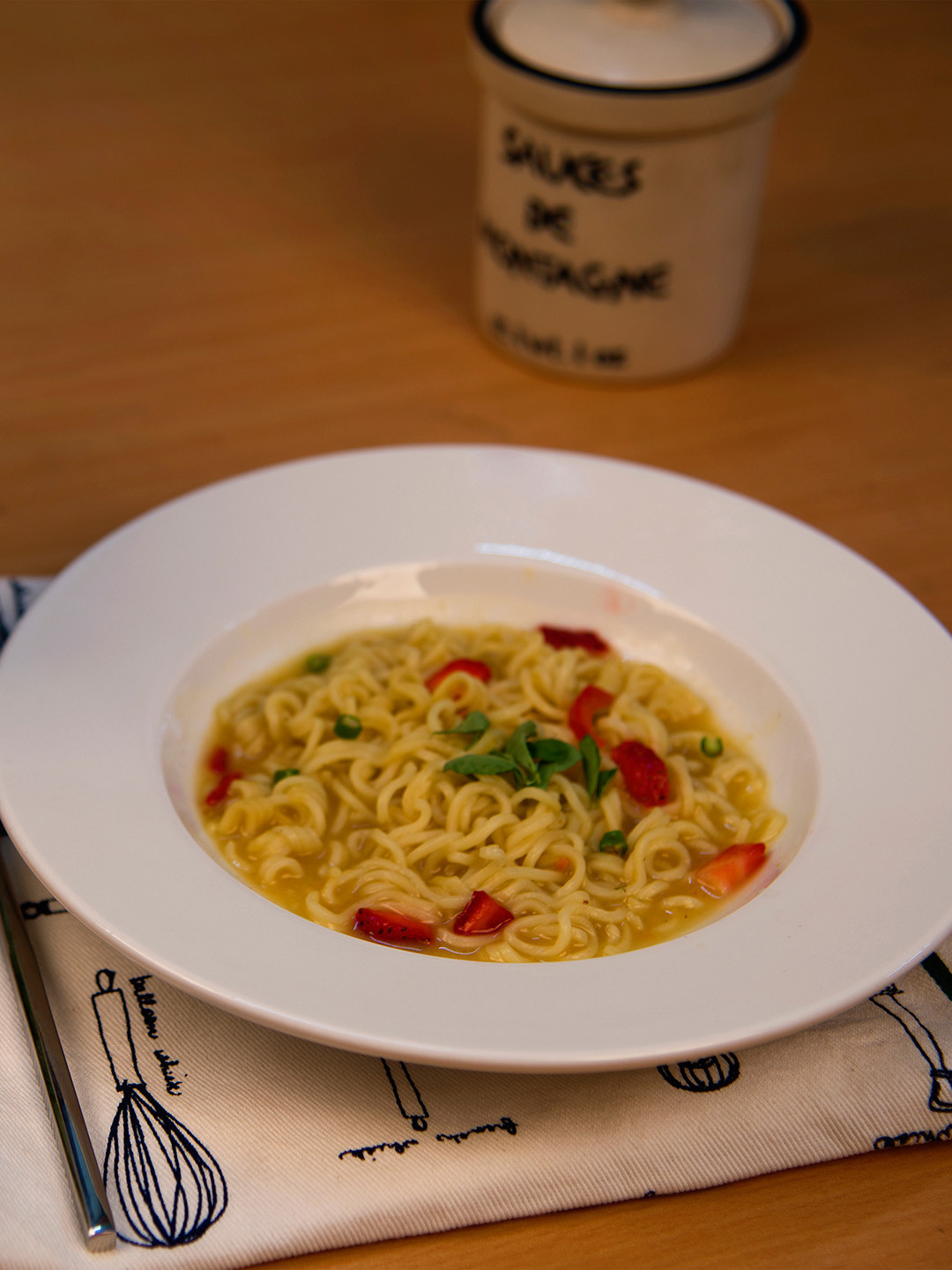 

Homesake White Porcelain Round Soup Plate