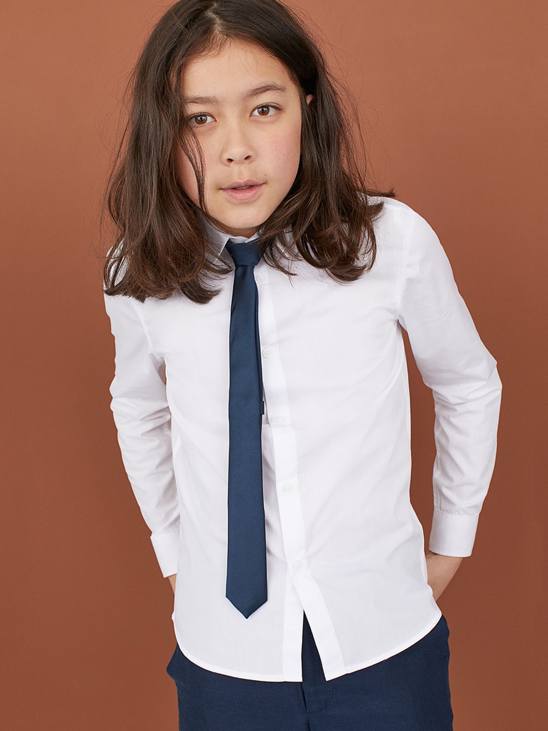 

H&M Boys White Solid Shirt With A Tie/Bow Tie