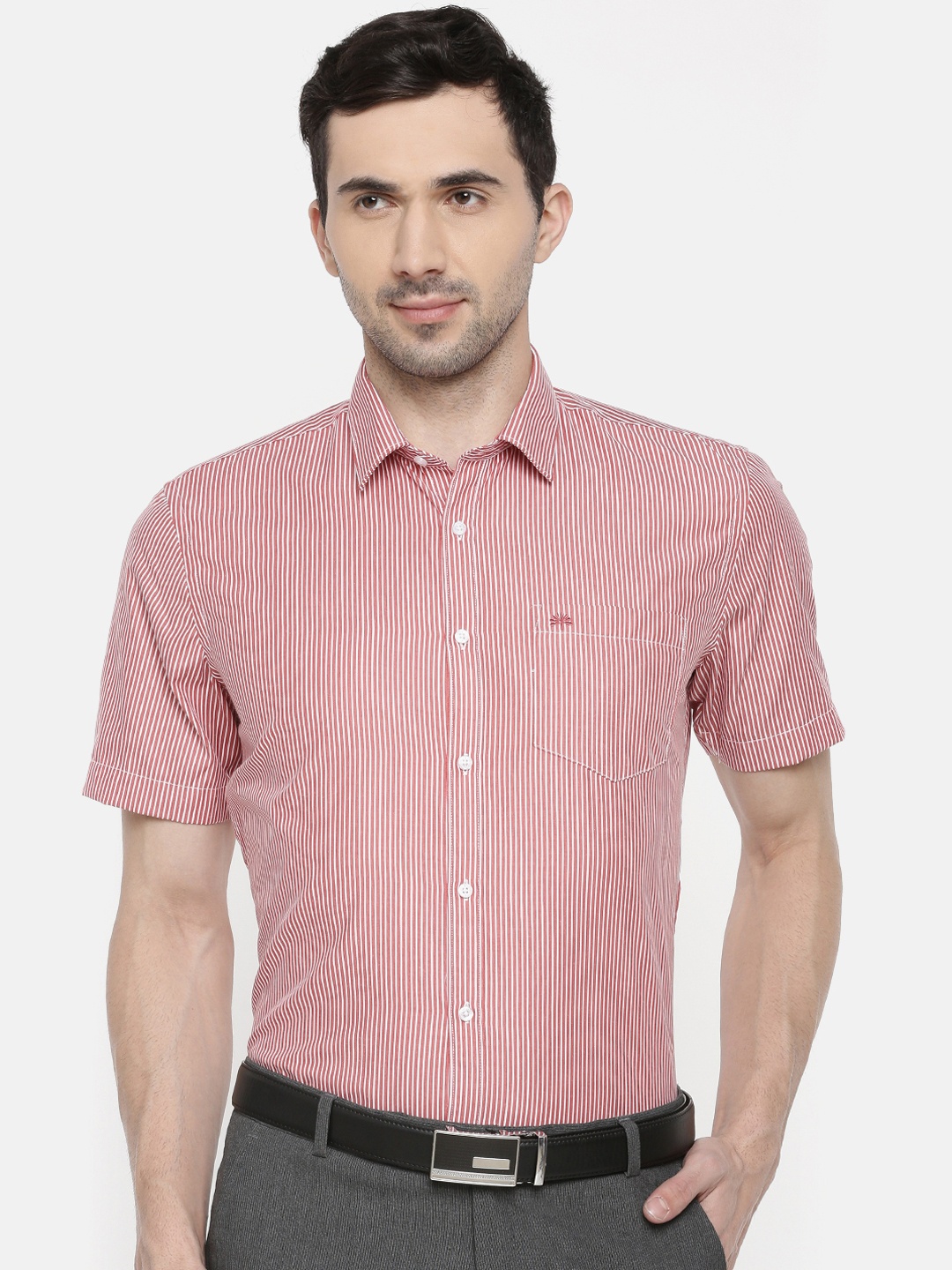 

Chennis Men Red & White Slim Fit Striped Formal Shirt