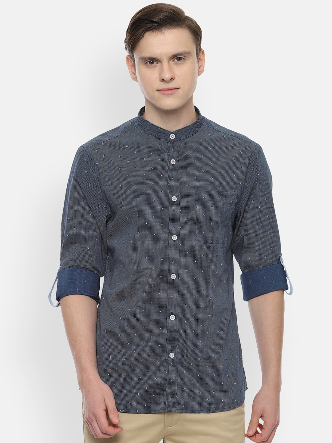 

People Men Navy Blue & White Slim Fit Printed Casual Shirt