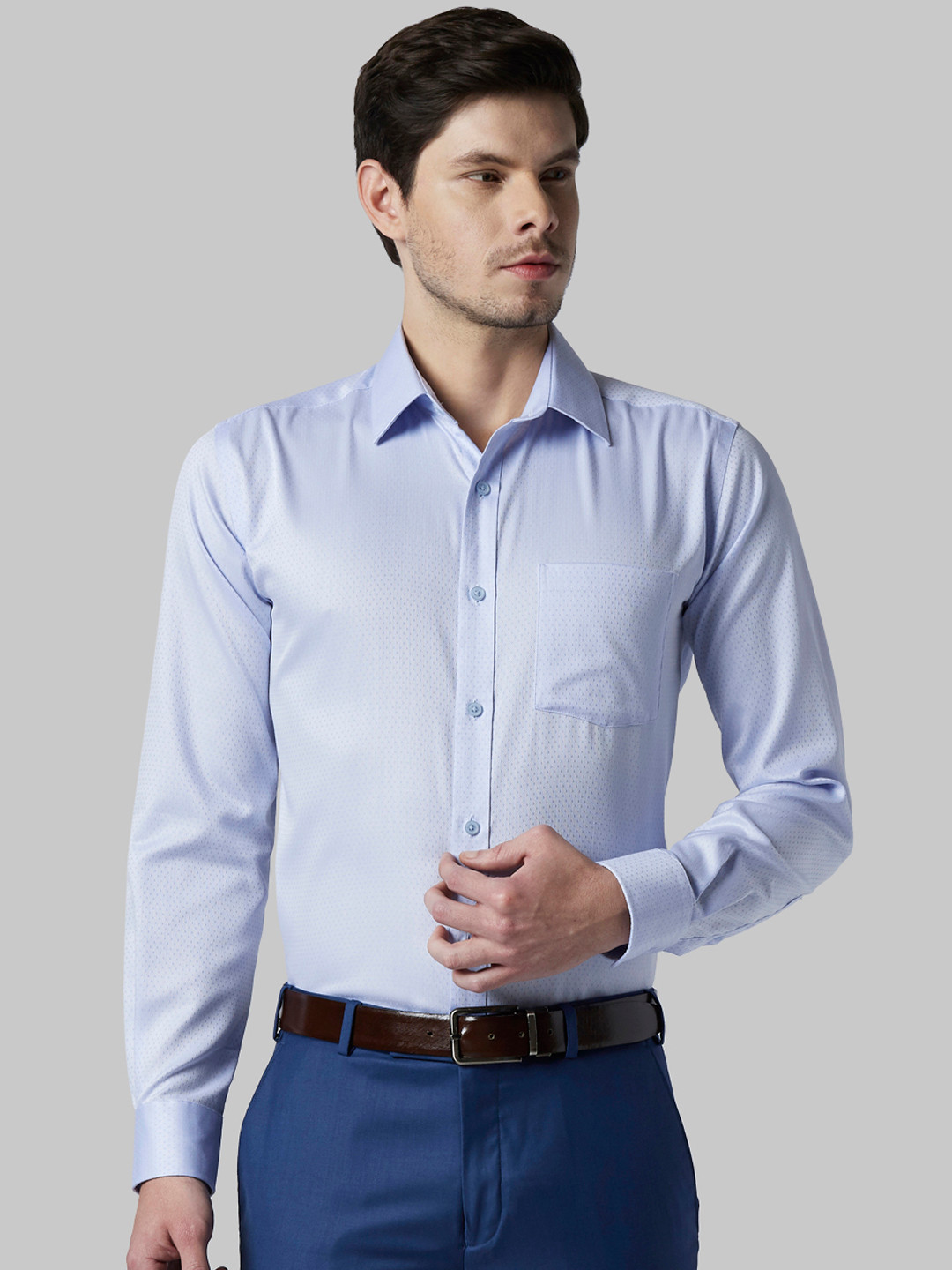 

Park Avenue Men Blue Regular Fit Solid Formal Shirt