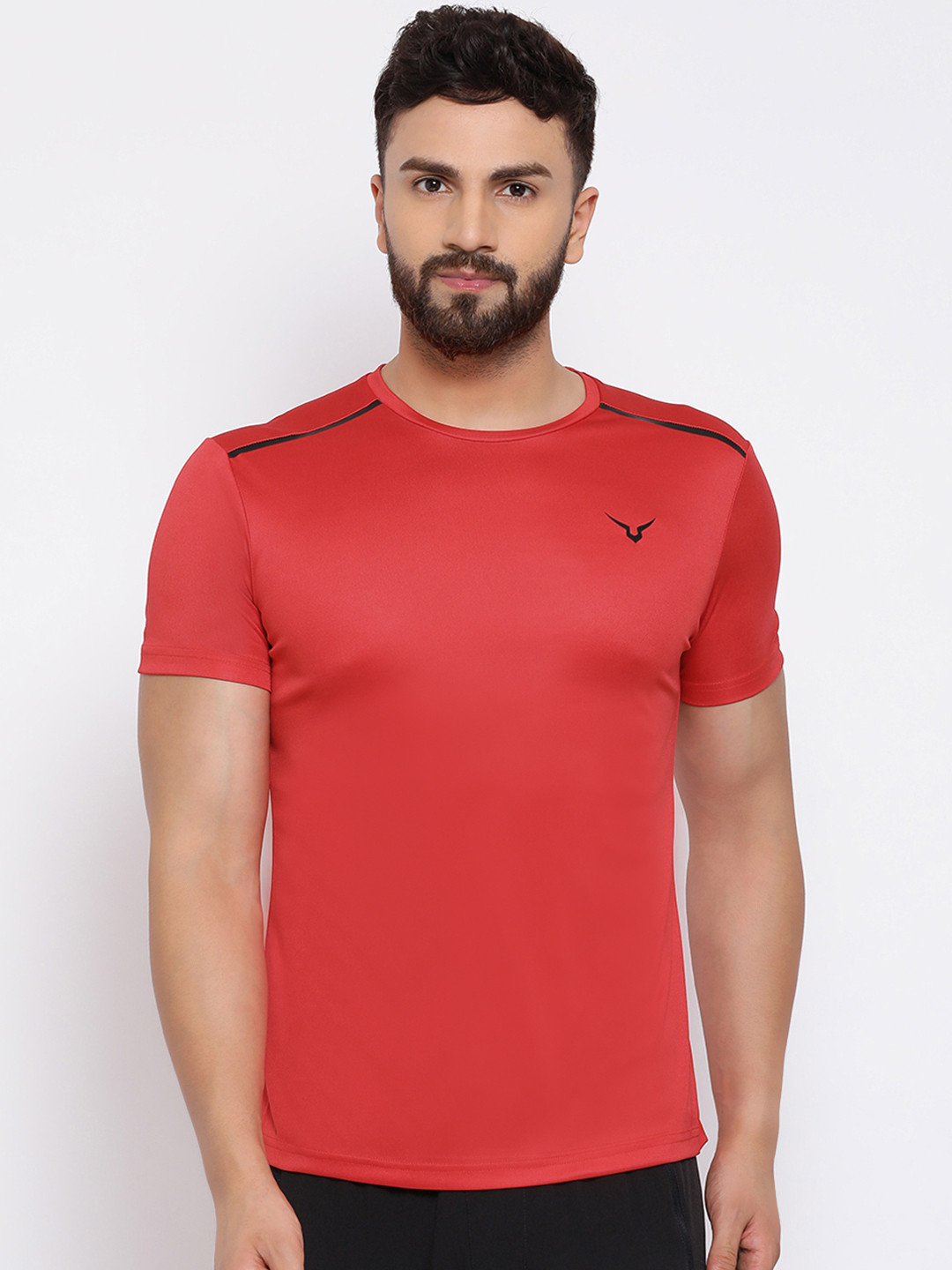 

Invincible Men Red Solid Round Neck T-shirt
