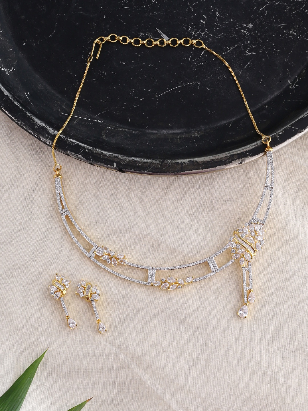 

Voylla Women Gold-Plated & White Handcrafted Cluster Cocktail Knots Jewellery Set