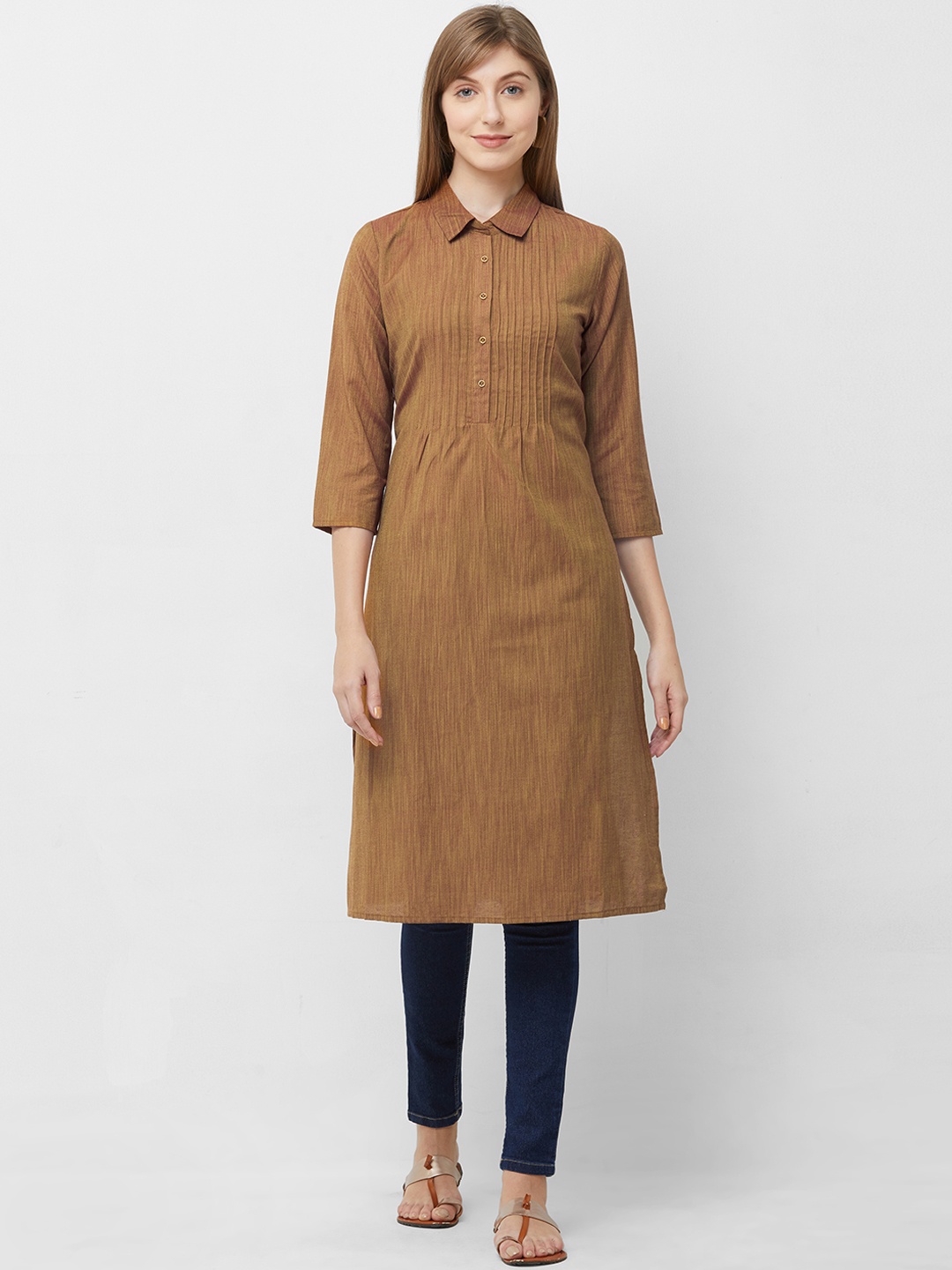 

Fusion Beats Women Brown Solid Straight Kurta