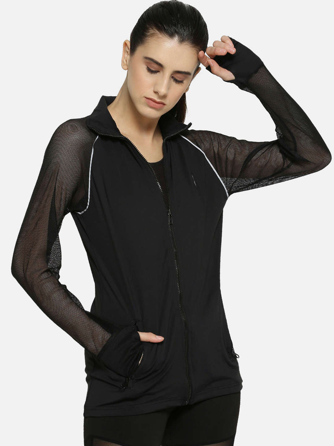 

Campus Sutra Women Black Solid Sporty Jacket
