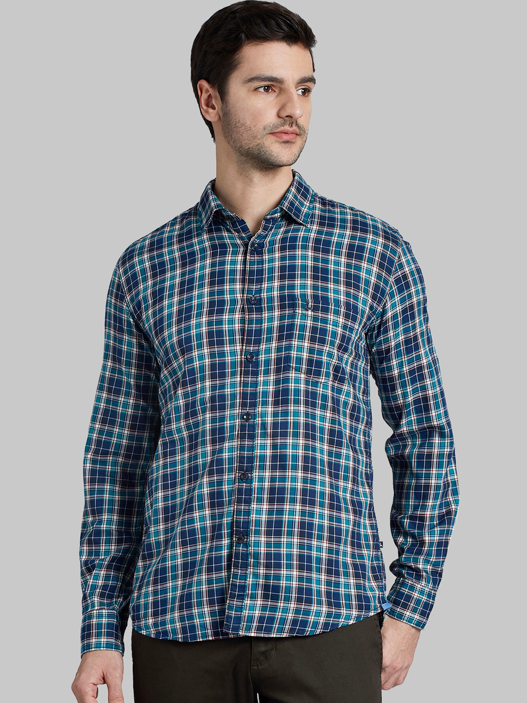 

Parx Men Green & Navy Blue Slim Fit Checked Casual Shirt
