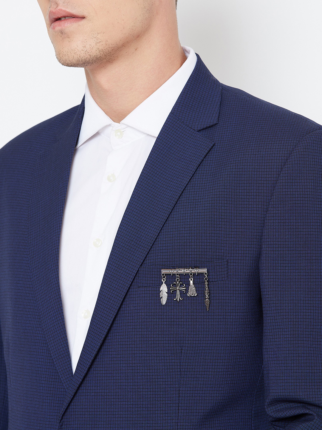 

Alvaro Castagnino Men Grey Metal Lapel Pin