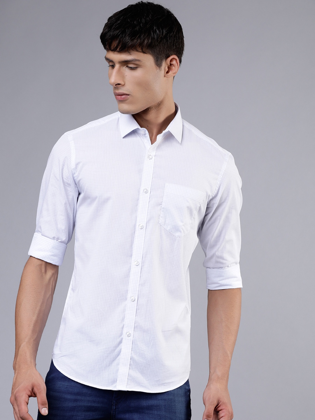 

HIGHLANDER Men White & Blue Slim Fit Solid Casual Shirt
