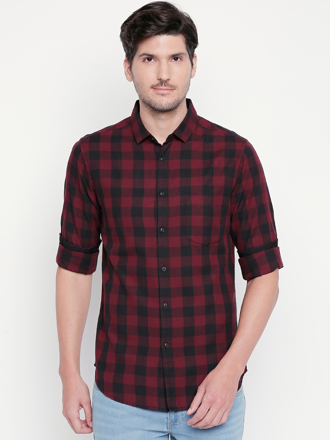 

Dennis Lingo Men Maroon Slim Fit Checked Casual Shirt